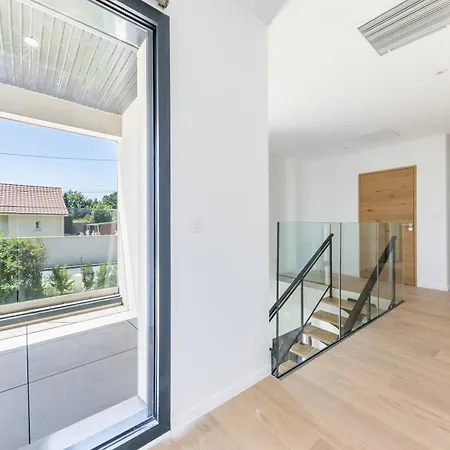 Luxury 5stars Sea View, Pool, Near Deauville וילה